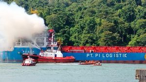 Sebuah Kapal Kargo Pengangkut Pupuk Alami Kebakaran di Cilacap