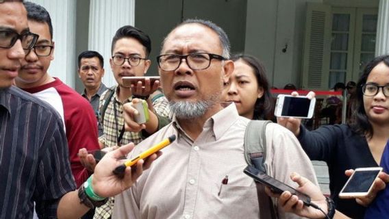 Accompanied By Bambang Widjojanto, JakPro Returns To KPK To Submit Formula E Documents