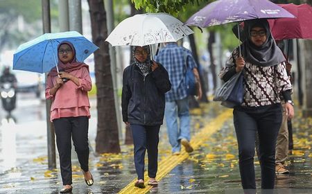 Cuaca 13 November, Jakarta Berpeluang Diguyur Hujan Rabu Sore