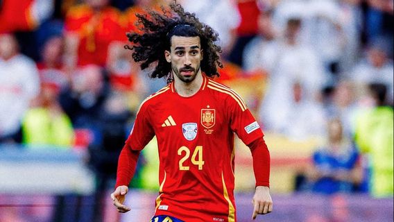 Derita Cucurella, Jadi Bahan Cemoohan Suporter Tuan Rumah