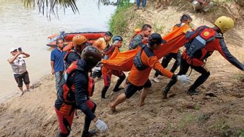 Tim SAR Evakuasi 7 Pekerja Migran Terdampar di Selat Malaka