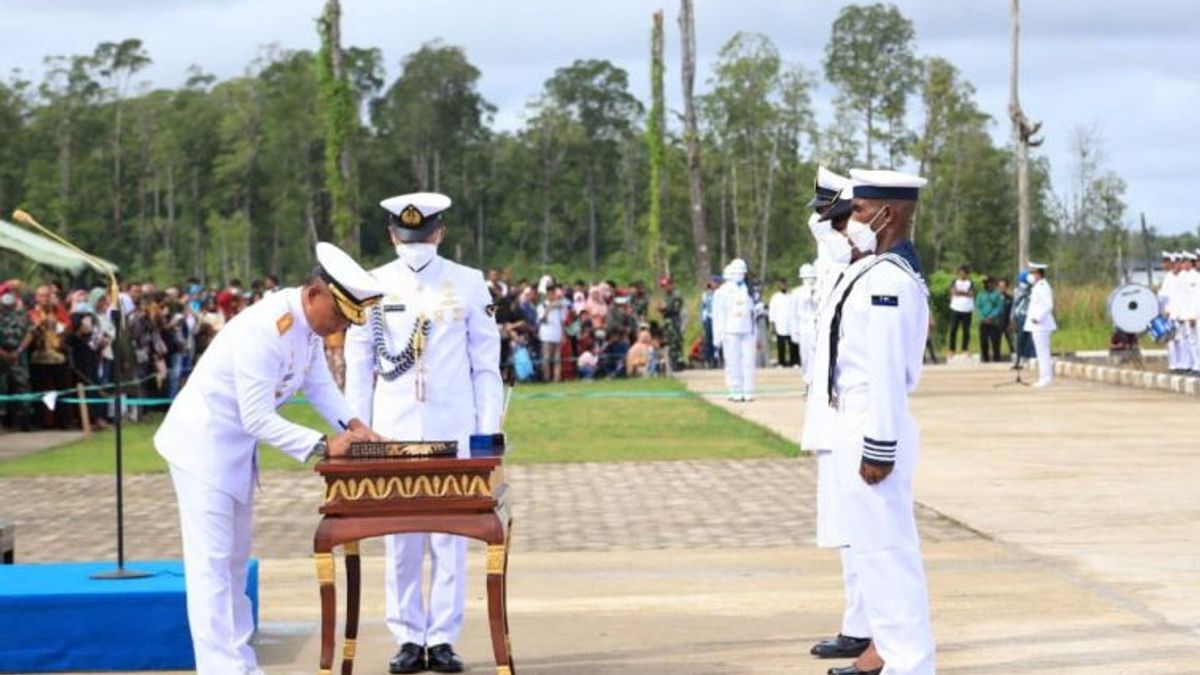 البحرية تجند 250 جنديا في بابوا الغربية