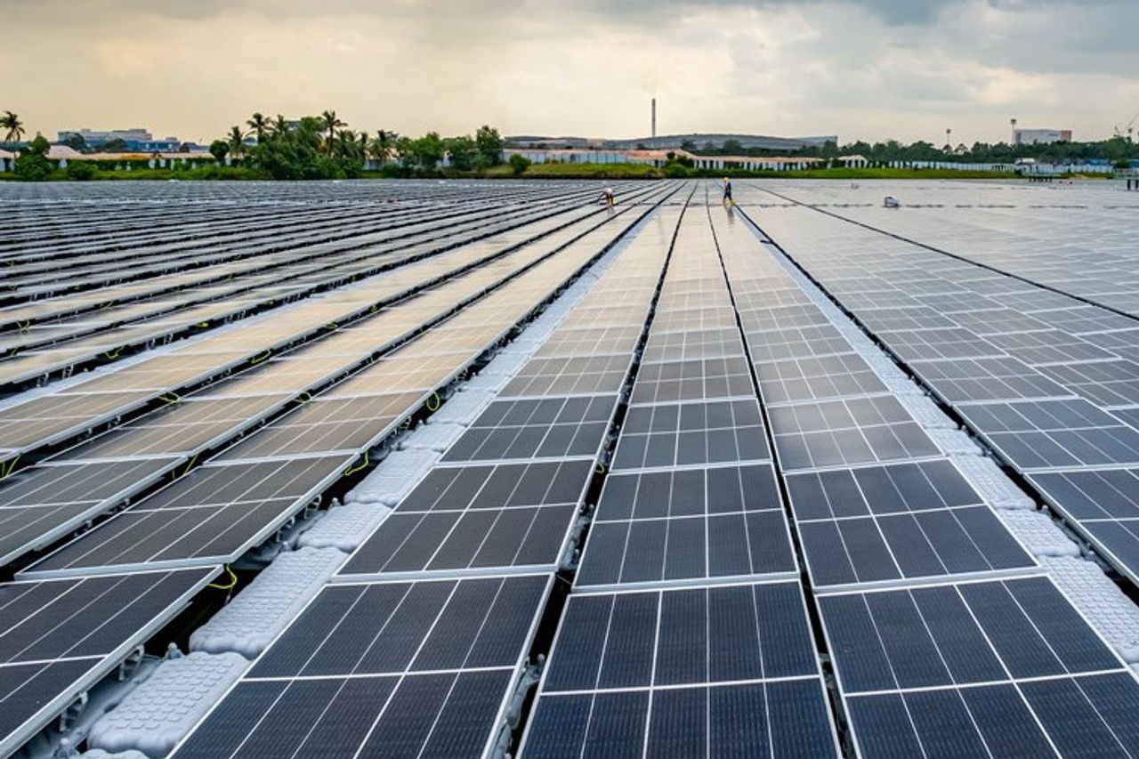 Singapore Launches World's Largest Floating And Eco-Friendly Solar Power Plant