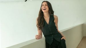 Tampilan Baru Anne Hathaway dalam <i>The Devil Wears Prada 2</i>, Beda dari Pertama