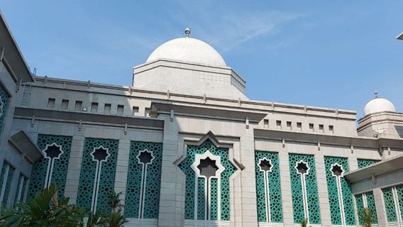 Continuez à Appliquer Prokes, Sunda Kelapa Mosquée Et JIC Jakarta Held Salat Id