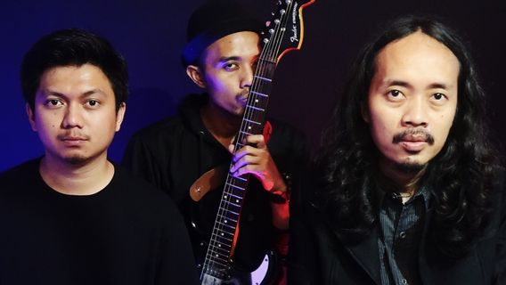 BEN Berkenalan dengan Pendengarnya, Dua Lagu Tunggal Dilepas Sekaligus