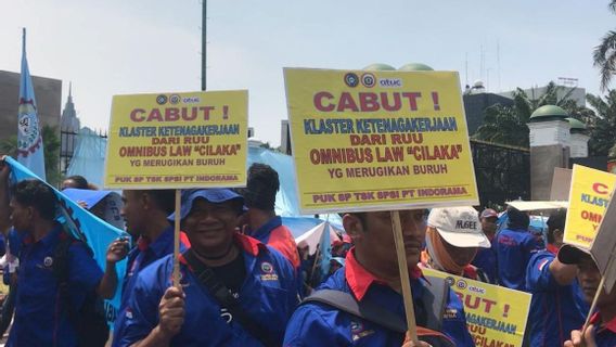 Buruh Tolak Pengurangan Pesangon PHK dalam RUU Cipta Kerja