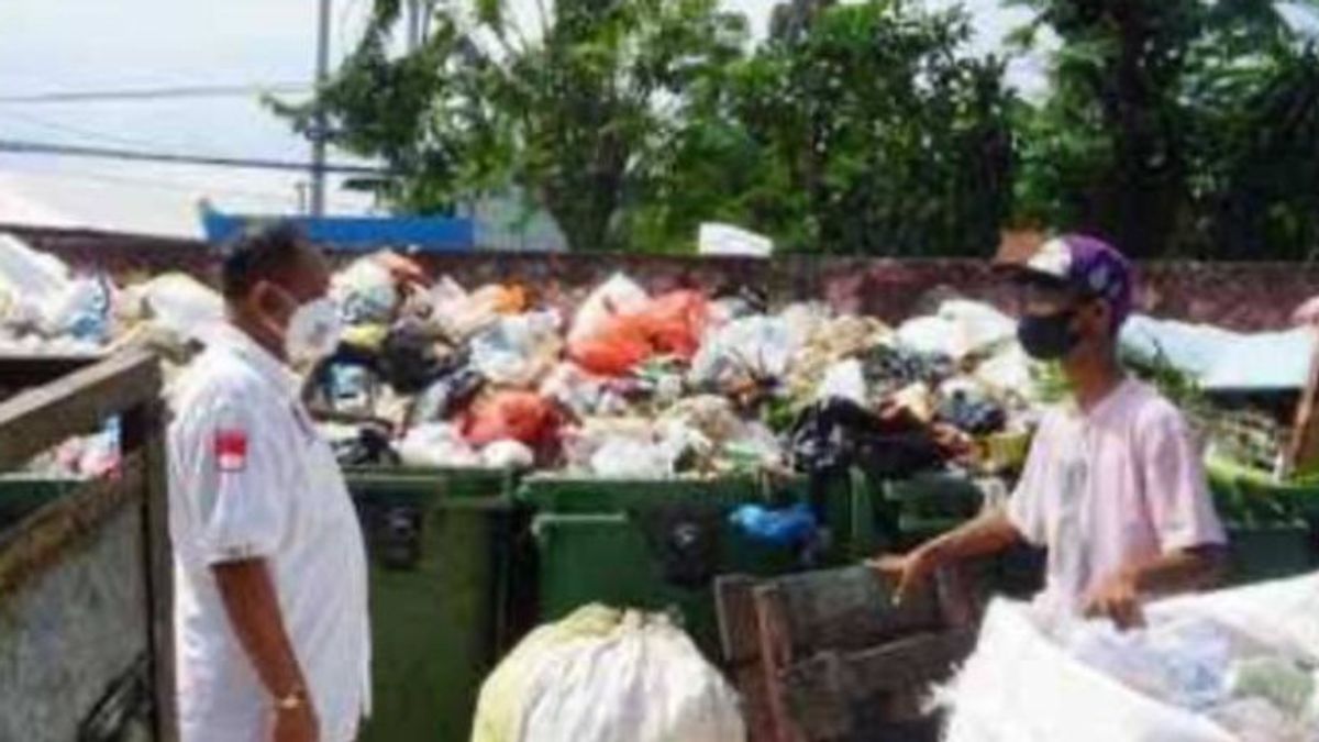قبل يوم الاستقلال الإندونيسي ، تطلب حكومة مدينة سورابايا نقل النفايات ليس أكثر من يوم واحد