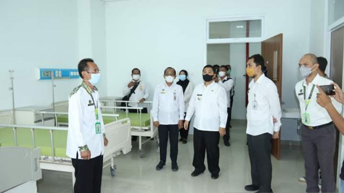 Des Patients Covid-19 Explosifs, L’hôpital Sultan Suriansyah à Banjarmasin Ajoute Des Lits Et Prépare Des Tentes D’urgence
