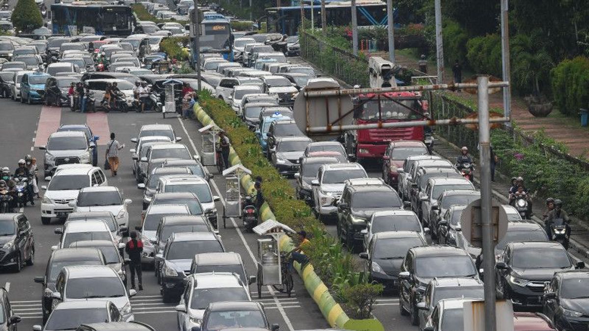 Jakarta Fair Often Makes Traffic Jams, Transjakarta Add Microtrans Routes To JIExpo