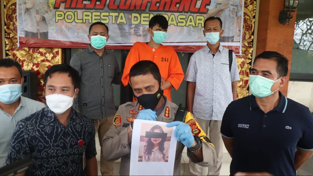 Arrestation De La Police Muncikari Psk Belle De L&apos;Ouzbékistan à Denpasar Bali