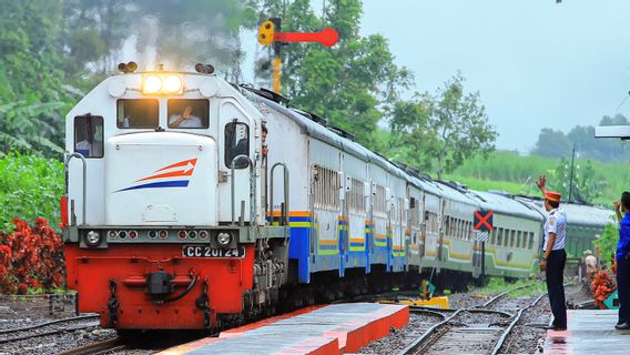 Mulai Besok, Seluruh Pelanggan Kereta Api Jarak Jauh Wajib Vaksin Booster