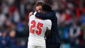 England Condemns Pointing Out Saka To Take Decisive Penalty, Roy Keane: There's Sterling And Grealish, They Should Take It