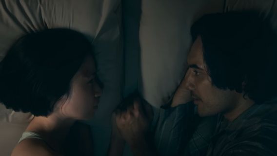 Jetez une croix sur le film : une histoire d'horreur d'un ménage avec une vue accroche