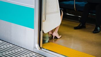 Japan Enters Upskirting As A Sexual Crime Through The New Law, Perpetrators Threatened With 3 Years In Prison Fines Hundreds Of Millions