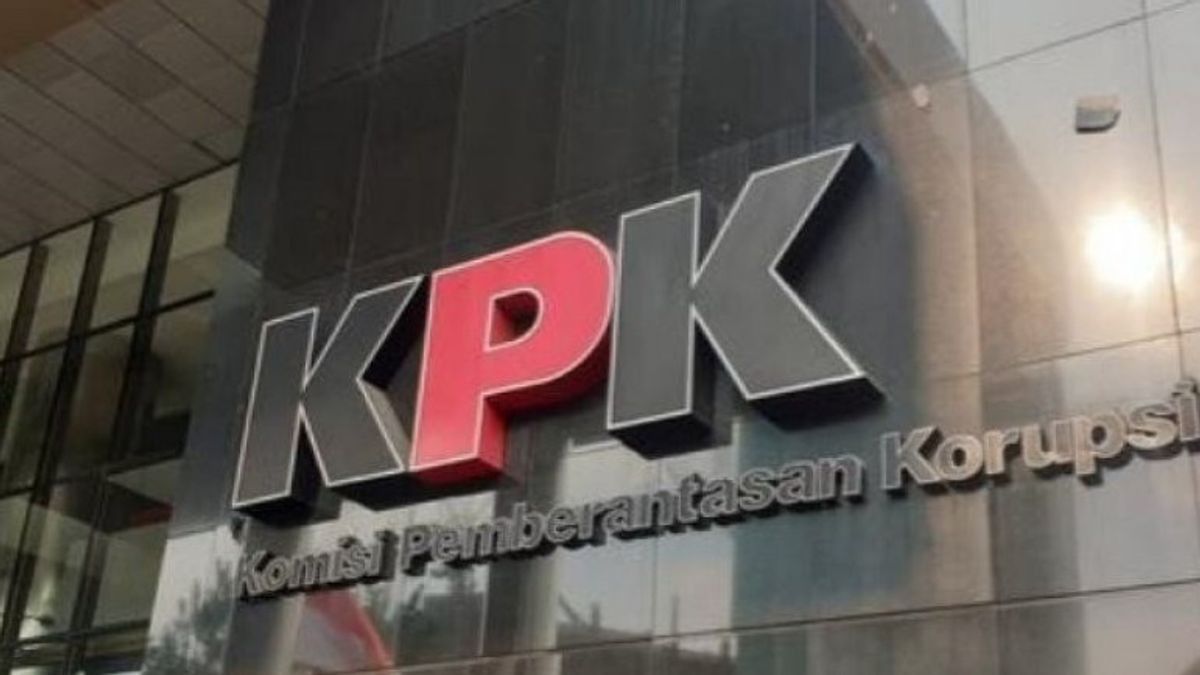 بعد استدعاء مسؤولي بنك بانين، صادرت KPK على الفور أدلة على الفساد المزعوم في المديرية العامة للضرائب