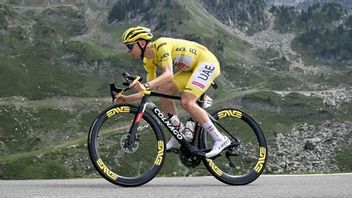 Tadej Pogacar Conquer les Montes des Pires! Sortez la victoire au 14e étape du Tour de France 2024