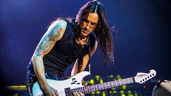 Nuno Bettencourt On Extreme New Album: People Starvation Rock N' Roll Like This