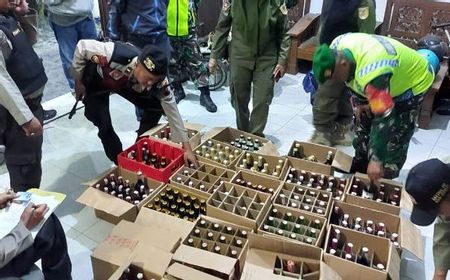 Gerebek Gudang Miras di Kudus, Aparat Sita 400 Botol Tanpa Izin