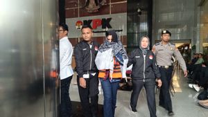 KPK Sita Wuling Airev hingga Toyota Camry dan Bukti Elektronik dari OTT Bupati Pekalongan Fadia Arafiq
