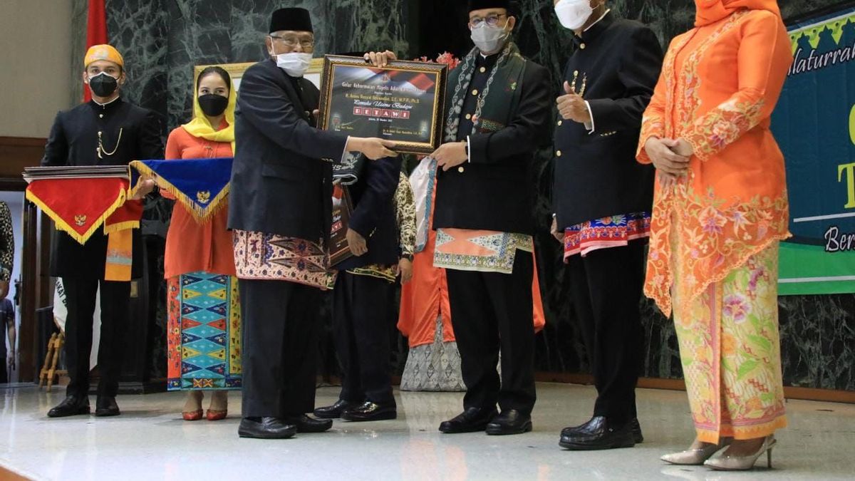 Anies Baswedan, Sylviana Murni Et Haji Lulung Reçoivent Des Titres Honorifiques Pour Les Personnages Betawi