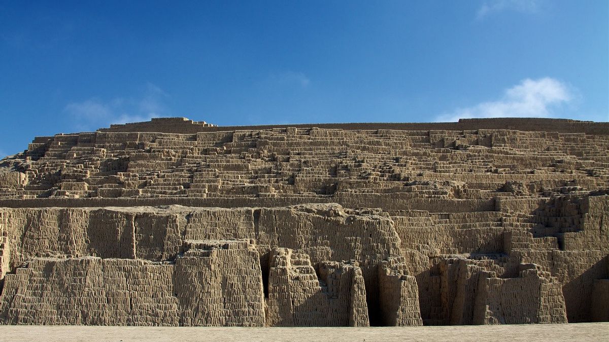 考古学家在秘鲁考古遗址发现了1000年前的木乃伊