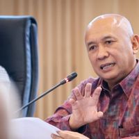 Menteri Teten Sebut Perlunya 'Ronda' untuk Cegat Barang Impor Masuk RI