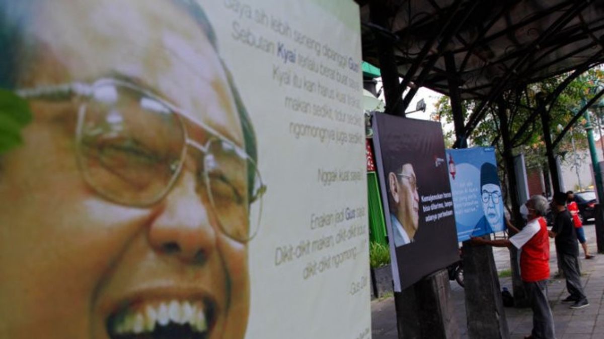 Gus Dur And PKB's Ways To Reduce Formalin Issues By Eating Meatballs For Free