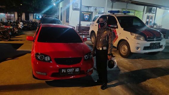 Drunk Against The Flow At The Brimob Red Light, The Vios Driver Is Arrested By The Police