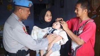 Polda Kaltara Gives Assistance To Toddler Stunting