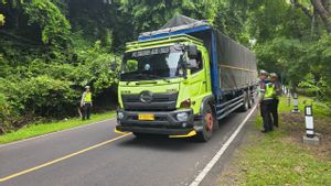 Soroti Truk Sumbu Tiga Masih Beroperasi, Menhub Dudy: Picu Antrean di Pelabuhan