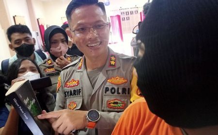 Mahasiswa Lombok Timur Terciduk Saat Terima Paket Tembakau Sintetis, Polisi Turut Amankan Buku 'Hikayat Daun Ganja'