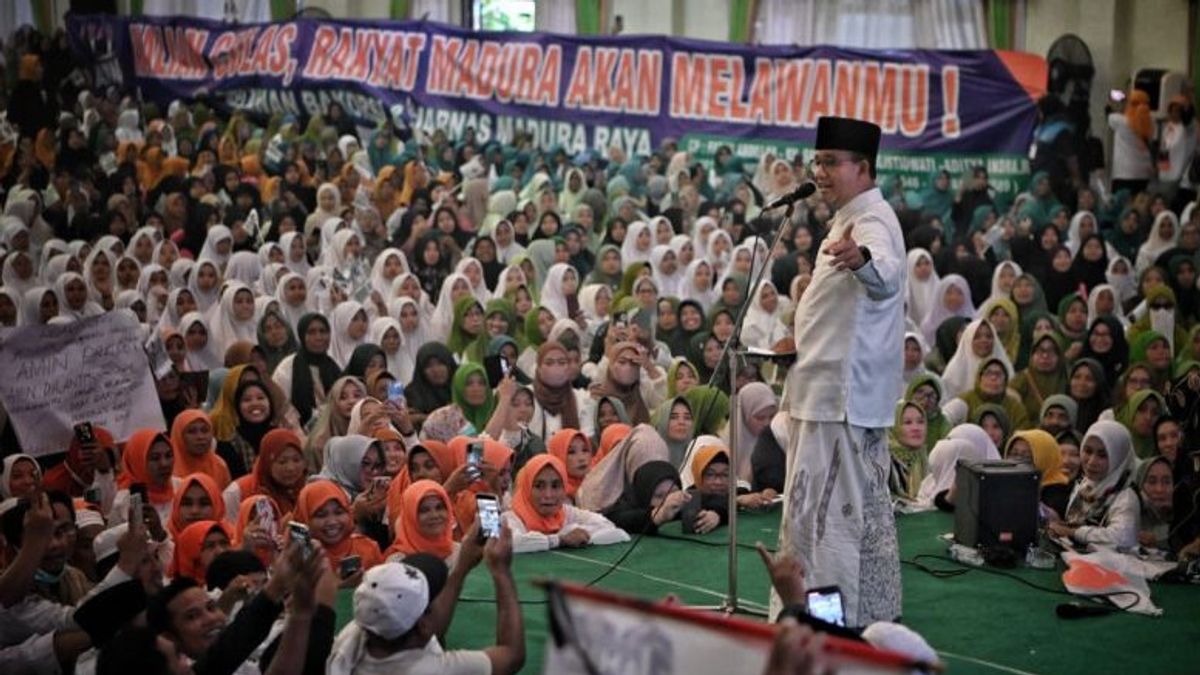 Anies Delivers Message Of Change During His Grand Campaign In Sumenep