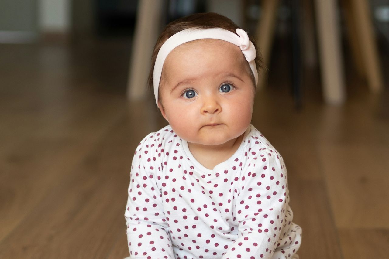 Voici quelques conseils pour choisir la taille des vêtements pour bébé : Voici une explication et une table de taille des pantalons pour bébé