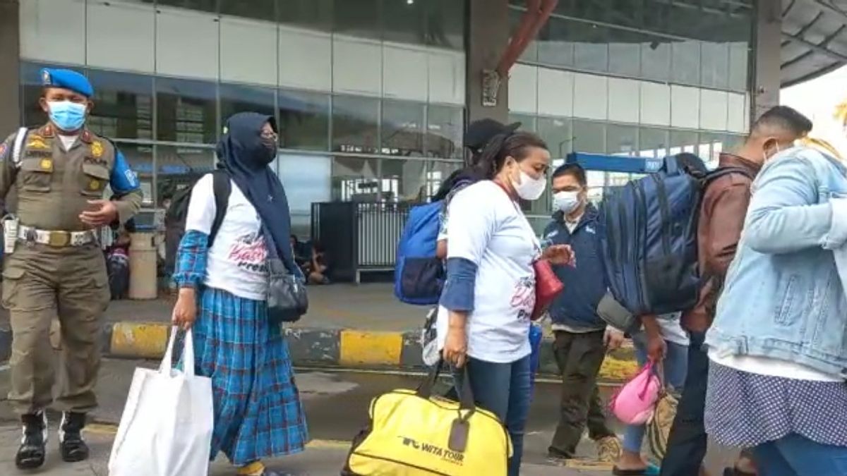 Residents Wear "Anies President" T-shirts During Free Homecoming DKI Provincial Government, Anies' Men: For God's Sake Don't Facilitate