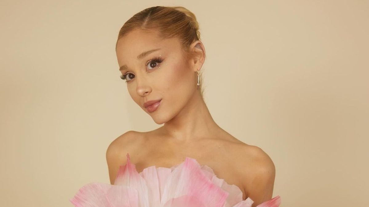 Ariana Grande rejoint une plate-forme Superfan Weverse