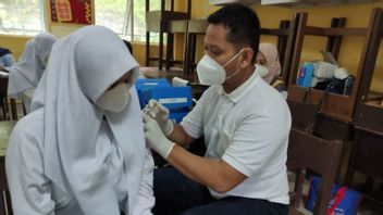 Vaksinasi Remaja di Batam Tembus 100 Persen Sasaran