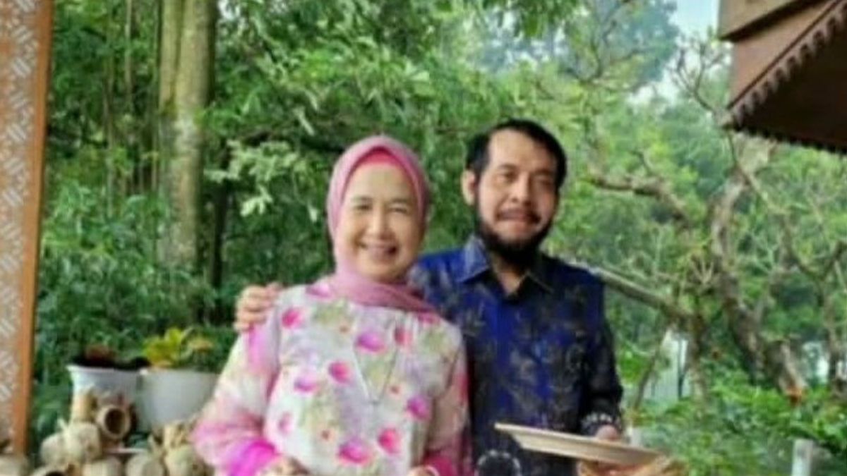 昨天，佐科威的家人来到KUA Banjarsari，告诉他们宪法法院主席Anwar Usman和Idayati的婚礼日期