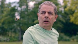 Mengintip Penampilan Rowan Atkinson dalam Serial Netflix "Man vs Bee"