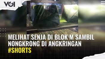 VIDEO: Watching Twilight At Blok M While Hanging Out In Angkringan