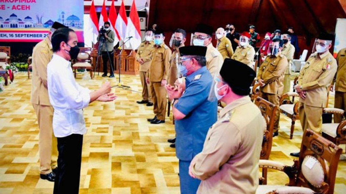 Joko Widodo Ingatkan Kepala Daerah di Aceh bahwa Kasus Kematian Akibat COVID-19 Masih Tinggi