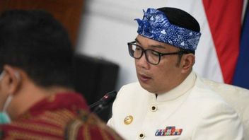 Ridwan Kamil Bawa 27 Jenis Tanah dan 27 Jenis Air dari Jawa Barat, untuk Dicampur di Kalimantan