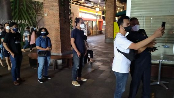 Gibran Pastikan Restoran, Kafe dan Hotel Gunakan PeduliLindungi secara Bertahap