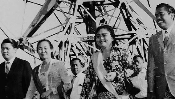 ティエン・スハルト夫人は、1996年7月30日、歴史の中でインドネシアの国民的英雄に任命されました