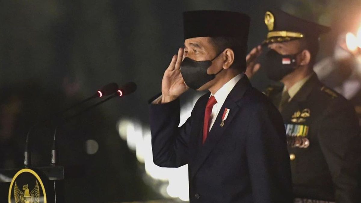 Today, President Jokowi Awarded The Titles Of Heroes To 4 National Figures, One Of Them Was Usmar Ismail