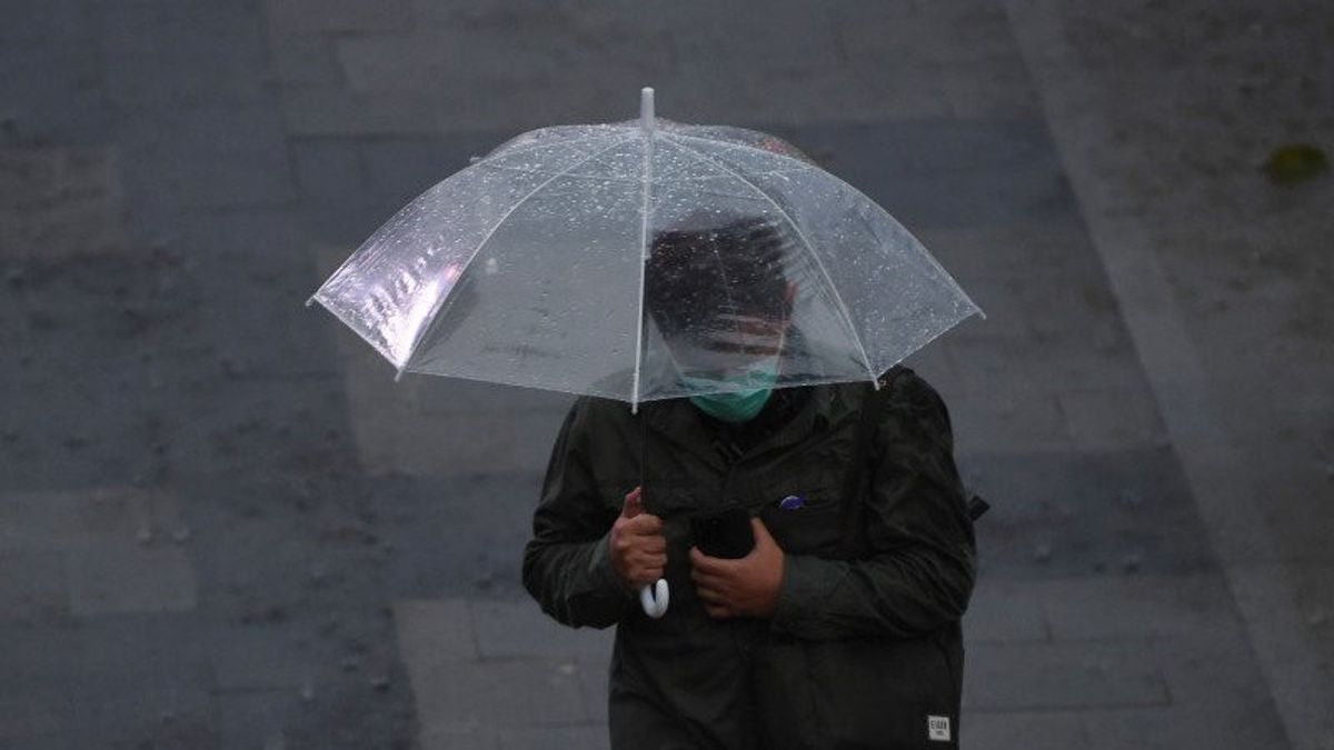 Jakarta Diguyur Hujan Deras, Sejumlah Ruas Jalan Tergenang
