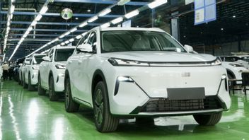 Geely produit la voiture à Purwakarta, préparé à accélérer la mobilité à faibles émissions