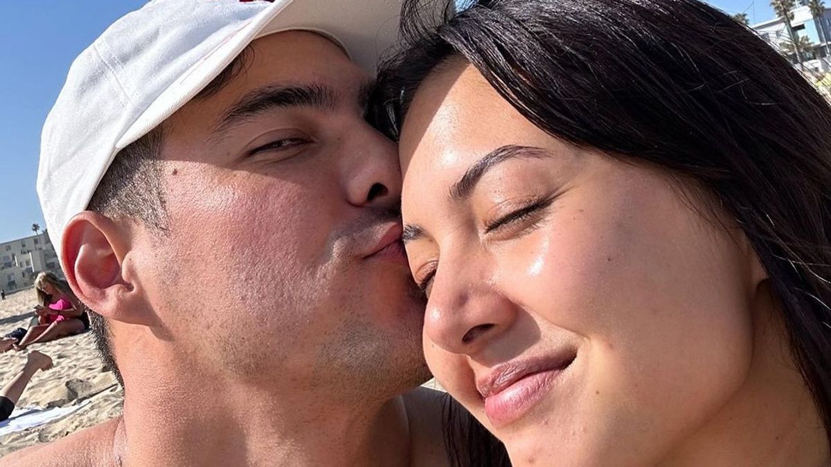 Showing Off Intimacy, Aurelie Moeremans And Dr. Tyler Makin Bucin Because Of LDR