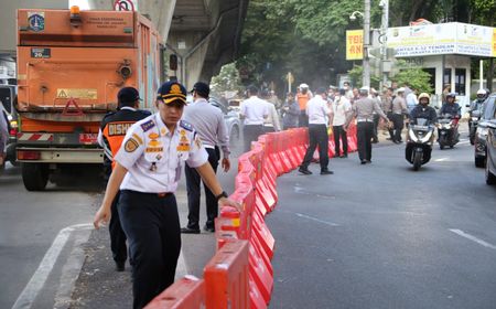 Pengendara Protes Rekayasa Lalin Simpang Santa, Pj Gubernur Heru: Nanti akan Terbiasa