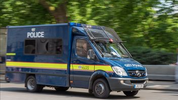 Police Arrest Man Related To Fire Of British PM's Private House